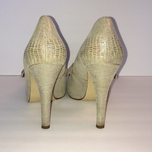 Hale Bob metallic peep toe heels. - Picture 3 of 5